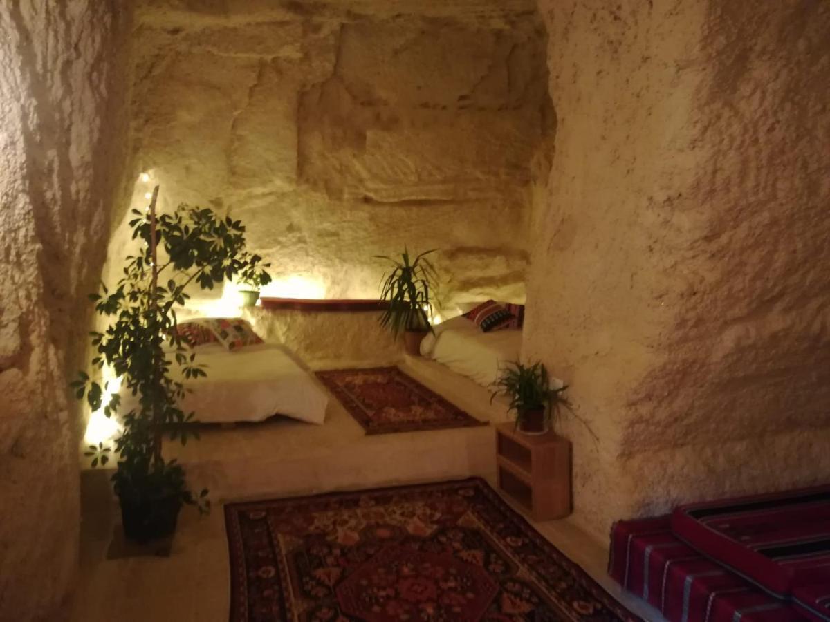 7 Caves Hotel Al Jāyah Екстериор снимка