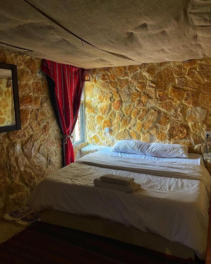 7 Caves Hotel Al Jāyah Екстериор снимка